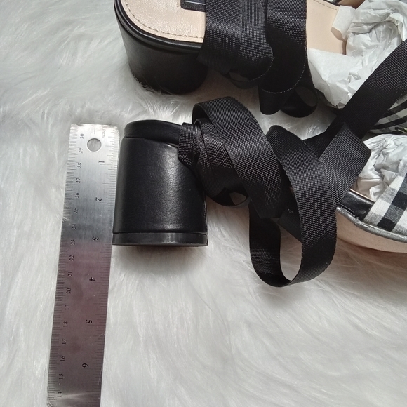 🩷New Women's Eloquii Sandals🩷 - Picture 4 of 5